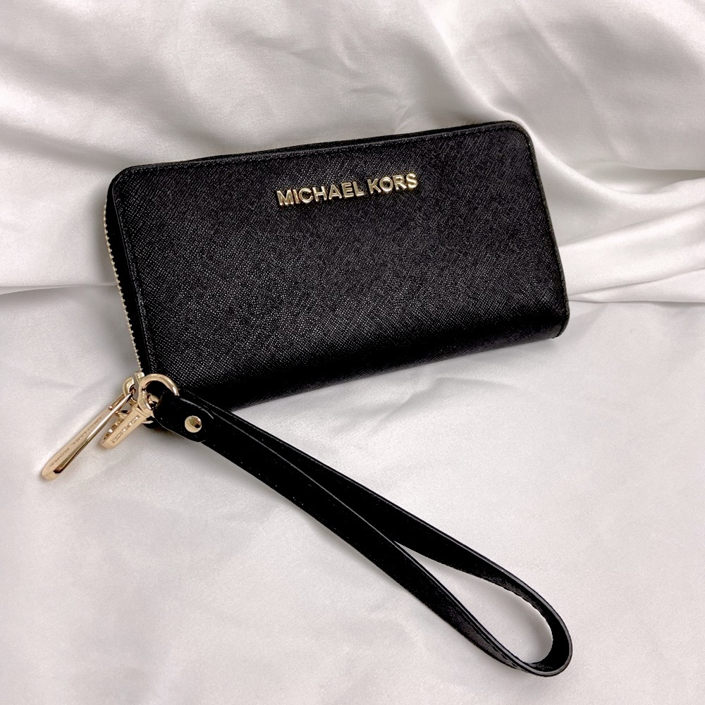 NEW Michael Kors Black Leather Wristlet Wallet